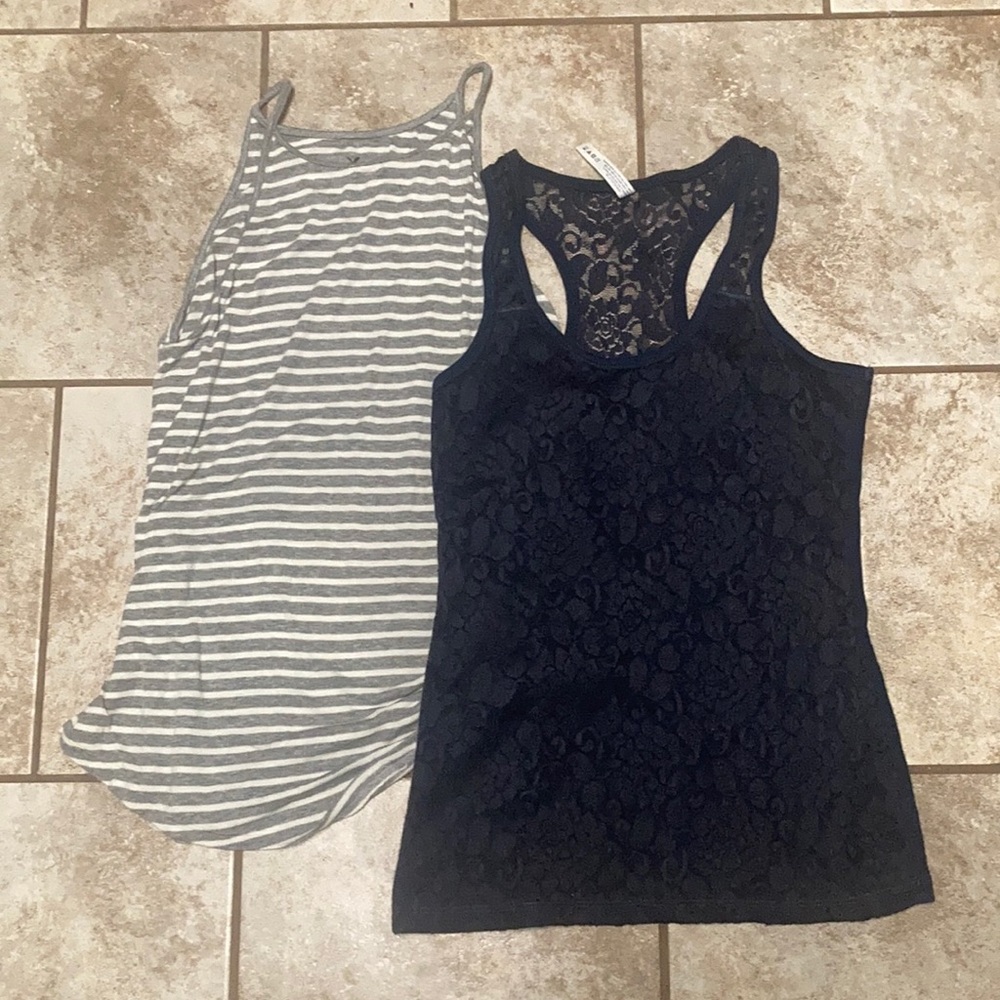 AE & Aero Tanks - Like New - Size Small